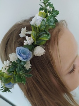 Венок для причастия, нежные оттенки синего, белого и зеленого.