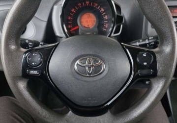 Toyota Aygo II Hatchback 3d Facelifting 1.0 VVT-i 72KM 2020 Toyota Aygo Toyota Aygo 1.0 VVT-i X Comfort 72KM Fv 23 Benzyna, zdjęcie 2
