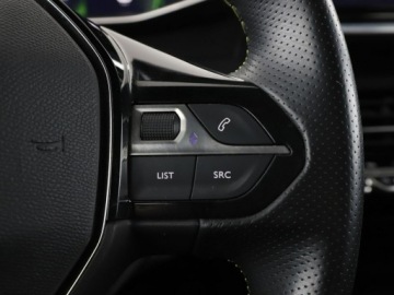 Peugeot 2008 I SUV Facelifting 1.2 PureTech 130KM 2019 Peugeot 2008 full LED półskóra virtual cocpit, zdjęcie 30