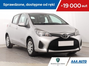 Toyota Yaris III Hatchback 5d Facelifting 1.0 VVT-i 69KM 2014 Toyota Yaris 1.0 VVT-i, Salon Polska, Serwis ASO