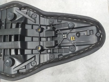 APRILIA RS4 125 TUONO 21- СИДЕНЬЕ 2B003591