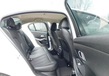 BMW Seria 3 G20-G21 2021 BMW Seria 3 2.0D z Gwarancja Line Shadow Model 2022r 2.0 Diesel 150KM, zdjęcie 9