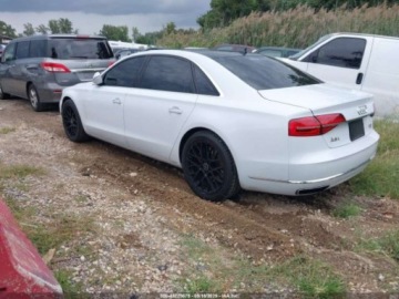 Audi A8 D4 Sedan Facelifting 4.0 TFSI 435KM 2015 Audi A8 L 4.0T 2015 4.0 Benzyna 435KM, zdjęcie 3