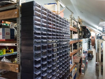 ШКАФ ДЛЯ ВИНТОВЫХ ОРГАНАЙЗЕРОВ 24 ящика. КОНГЕРНЫЙ НАБОР