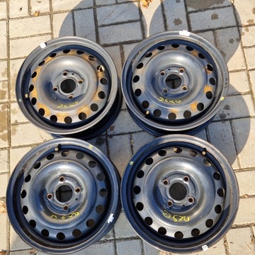 Nissan Almera Tino 4x114.3 ET45 14''