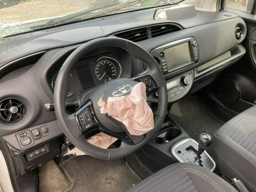 Toyota Yaris III 2018 Toyota Yaris Hybrid 1.5 VVT-i Model 2019 Salon PL, zdjęcie 6