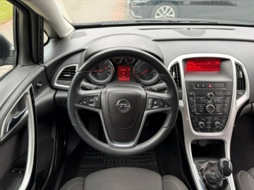 Opel Astra J Hatchback 5d 1.4 Turbo ECOTEC 120KM 2011 Opel Astra 1.4 turbo 120 KM Sportowe fotele Alu 18, zdjęcie 15