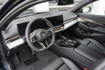 BMW Seria 5 G90-91 Touring 2.0 520d 197KM 2025 BMW 520 xDrive Limuzyna - Dostępny od ręki!, zdjęcie 9