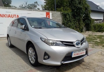 Toyota Auris II 2014 Toyota Auris Okazja 1.8 Hybryda 98KM