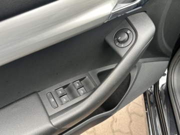 Skoda Octavia III Liftback Facelifting 2.0 TDI 150KM 2019 Skoda Octavia 2.0 TDI 150KM Ambition Salon PL FV23, zdjęcie 27