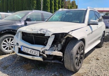 Mercedes GLK Off-roader 2.1 200 CDI BlueEFFICIENCY 143KM 2011 Mercedes-Benz GLK 2011r, 2.0CDI. Uszkodzony lewy przod. 2.1 Diesel 143KM, zdjęcie 2