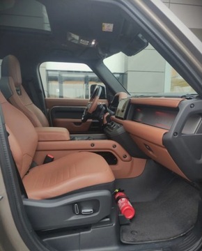 Land Rover Defender IV (L663) 90 5.0P V8 525KM 2025 Land Rover Defender Defender MY25.5 4.4P V8 635 PS AWD Auto 110 OCTA 4.4, zdjęcie 16