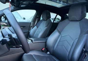 BMW Seria 5 G90-91 2025 BMW Seria 5 I wlasciciel M Pro 360 Hak Gwarancja Bezwypadkowy FVAT23, zdjęcie 26