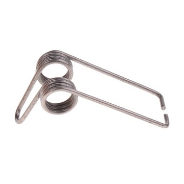 Водяной клапан с пружинным ключом и железной трубой. Латунные детали инструментов.