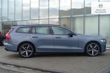 Volvo V60 II  2022 Volvo V60 B4 (197 + 14 KM), Diesel, Plus Dark, zdjęcie 4