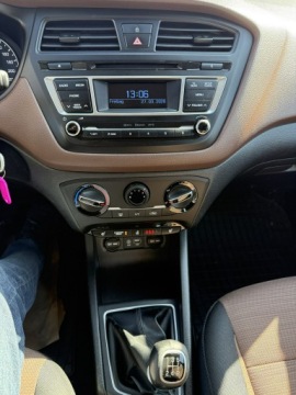 Hyundai i20 I Hatchback 5d Facelifting 1.2 DOHC 85KM 2015 Hyundai i20 1,3 benzyna 85 ps ładny ,świeżo, zdjęcie 9