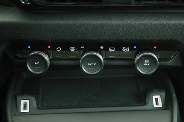 Citroen C4 III SUV 1.2 PureTech 130KM 2021 Citroen C4 1.2 PureTech, Salon Polska, Serwis ASO, zdjęcie 11