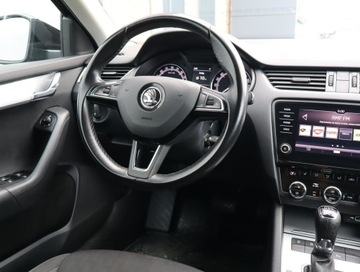 Skoda Octavia III Liftback Facelifting 2.0 TDI 150KM 2018 Skoda Octavia 2.0 TDI, Salon Polska, Serwis ASO, zdjęcie 6