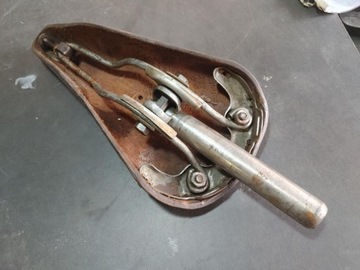 СТАРОЕ ВИНТАЖНОЕ ДОВОЕННОЕ СИДЕНЬЕ ДЛЯ ВЕЛОСИПЕДА ОРИГИНАЛЬНОЕ ТВЕРДОЕ