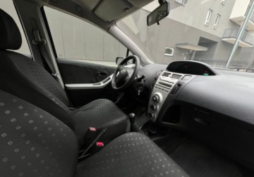 Toyota Yaris II Hatchback 5d 1.0 VVT-i 69KM 2007 Toyota Yaris Salon PL Klima Super stan Polska Warszawa Benzyna 69KM, zdjęcie 6