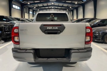 Toyota Hilux VIII Podwójna kabina Facelifting 2024 2.8 D-4D 204KM 2026 TOYOTA HiLux Double Cab Invincible Pickup 2.8 204KM 2026, zdjęcie 5