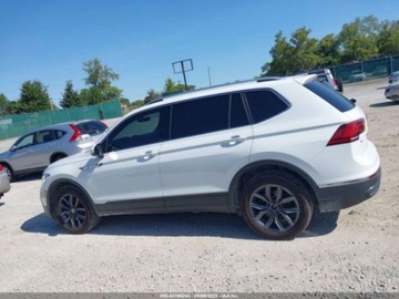 Volkswagen Tiguan II 2022 Volkswagen Tiguan 2.0T SE 2022 2.0 Benzyna 184KM, zdjęcie 2