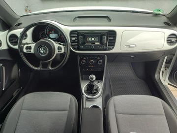 Volkswagen Beetle Hatchback 3d 1.6 TDI 105KM 2015 Volkswagen Beetle bezwypadkowy wyposażen, zdjęcie 24