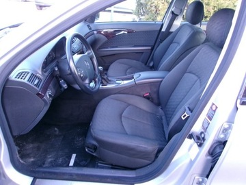 Mercedes Klasa E W211 2005 Mercedes-Benz Klasa E, zdjęcie 4