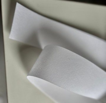 ЛЕНТА ЖЕСТКАЯ ДЛЯ люверсов, БЕЛАЯ ХЛОПКА ЖЕСТКАЯ 8 СМ.