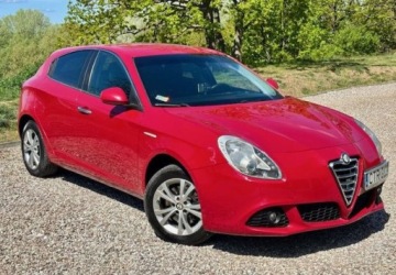 Alfa Romeo Giulietta Nuova II Hatchback 5d 2.0 JTD 16v 140KM 2012 Alfa Romeo Giulietta 2012 rok BEZWYPADKOWY Piekny Stan Klimatyzacja ZAD