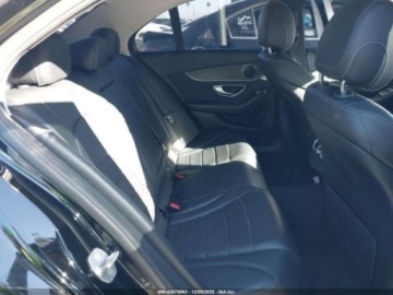 Mercedes Klasa C W205 2017 Mercedes-Benz Klasa C 2017 MERCEDES-BENZ C 350E 2.0 Benzyna 208KM, zdjęcie 9