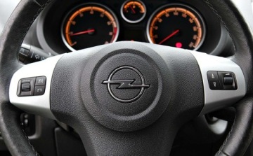 Opel Corsa D Hatchback 5d Facelifting 1.4 87KM 2013 Opel Corsa 1.4 i Tapiercka czesciowo skorzana Klima 1 rok gwarancji, zdjęcie 22