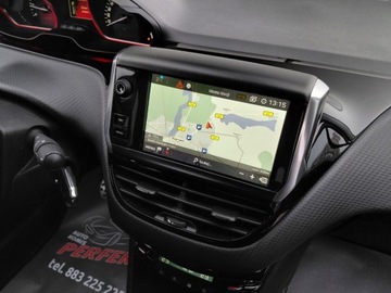 Peugeot 2008 I SUV Facelifting 1.2 PureTech 130KM 2017 Peugeot 2008 GT-Line Navi Kamera Klimatronik Grip Control Sensor PDC Alu, zdjęcie 13