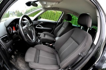 Opel Zafira C Tourer 1.4 Turbo ECOTEC 140KM 2011 Opel Zafira Tourer 1.4T 140KM Xenon 7-Osób, zdjęcie 6