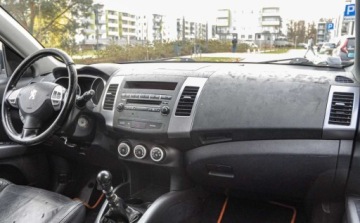 Peugeot 4007 2008 Peugeot 4007 2,2HDI 7-osobowy Skory Bezwypadkowy 2.2 Diesel 156KM, zdjęcie 9