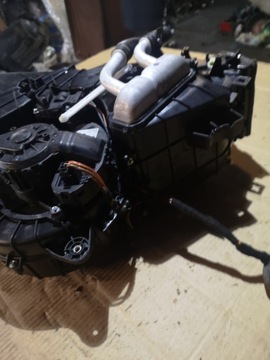 AUDI Q7 4L RADIÁTOR ZADNÍ 7P6820003F