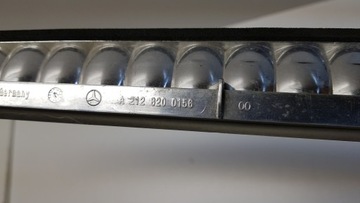 MERCEDES E W212 KOMBI SVĚTLO STOP 2128200156