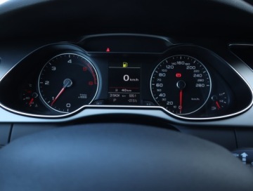 Audi A4 B8 Avant Facelifting 2.0 TDI 143KM 2012 Audi A4 2.0 TDI, Automat, Klima, Klimatronic, zdjęcie 10