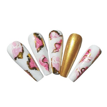 Самоклеящиеся наклейки для украшения ногтей.