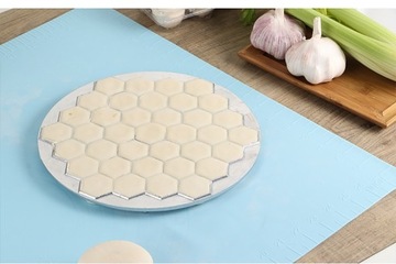 Ручная машина для приготовления макарон и пельменей