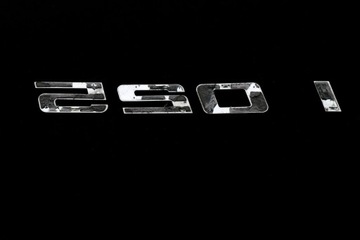 BMW E60 E61 ZNAK LOGO ZNAKY 520I