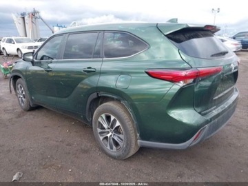 Toyota Highlander III 2023 Toyota Highlander 2023 TOYOTA HIGHLANDER HYBRID XLE 2.5 Hybryda 186KM, zdjęcie 3