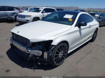 Mercedes Klasa C W205 2017 Mercedes-Benz Klasa C 2017 MERCEDES-BENZ C 300 2.0 Benzyna 241KM, zdjęcie 1