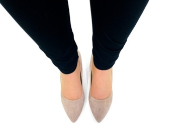 БЕЖЕВЫЕ ТУФЛИ НА ШПИЛЬКЕ ИЗ ЗАМШИ НА КАБЛУКЕ 36