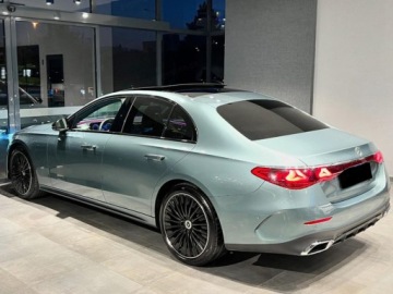 Mercedes Klasa E W214 Sedan 2.0 220d 197KM 2025 E Klasa 220 d 4-Matic AMG 2.0 (197KM) 2025, zdjęcie 3