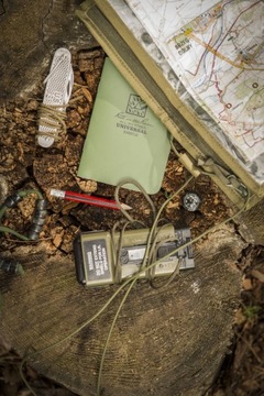 KOMPAS MAGNETYCZNY ŚWIECĄCY W CIEMNOŚCI UCIECZKOWY KOMPAS GUZIKOWY LARGE