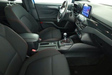 Ford Focus III Hatchback 5d facelifting 1.5 EcoBoost 182KM 2018 Ford Focus 1.5 EcoBoost, Salon Polska, Serwis ASO, zdjęcie 6