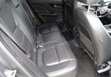 Jaguar F-Pace SUV 3.0 TDV6 300KM 2016 Jaguar F-Pace 3.0D 300KM Automat Led Skora Navi Bezwypadkowy Zarejestrowany, zdjęcie 5