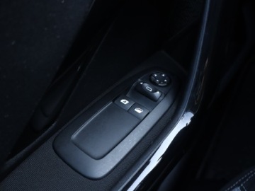 Peugeot 208 I Hatchback 5d Facelifting 1.2 PureTech 82KM 2015 Peugeot 208 1.2 PureTech, Salon Polska, zdjęcie 15