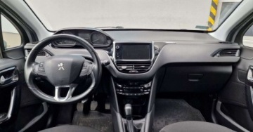 Peugeot 208 I Hatchback 5d Facelifting 1.2 PureTech 82KM 2017 Peugeot 208 Salon PL Faktura VAT Climatronic Czujnik deszczuzmierzchu 1.2, zdjęcie 24